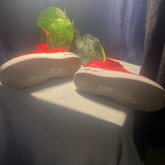 Sold Nike Air Force 1 LV8 3 CJ4092-600 size 4Y Red unisex like new condition - Picture 9 of 12